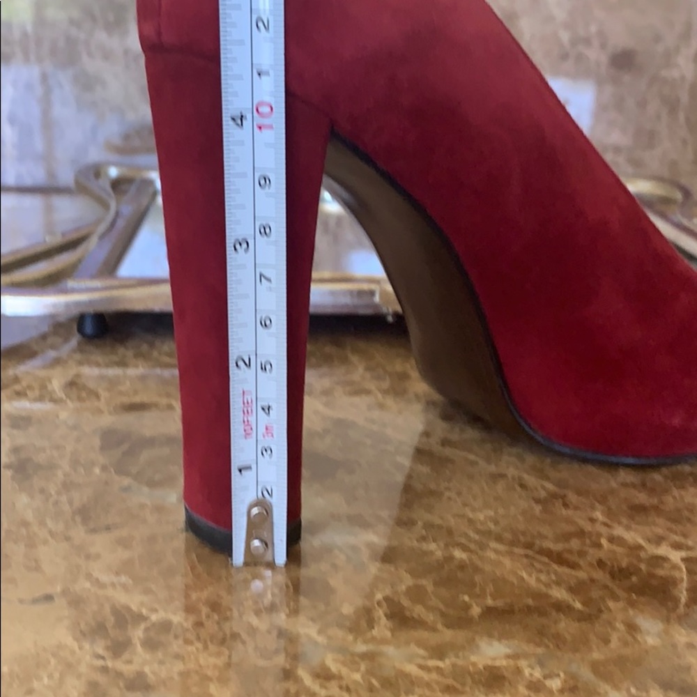 Stuart Weitzman suede pumps, sz 8 1/2 M - Picture 7 of 7